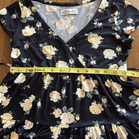 Hollister Dress Three Tiered Wrap on the top mini size XS - Picture 9 of 14